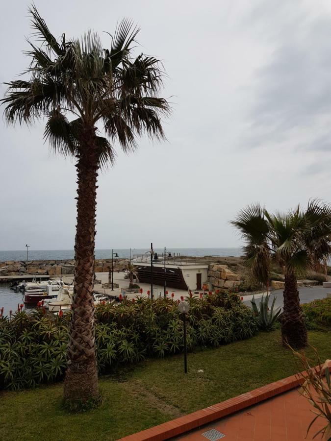 San Lorenzo Grande San Lorenzo al Mare Bagian luar foto
